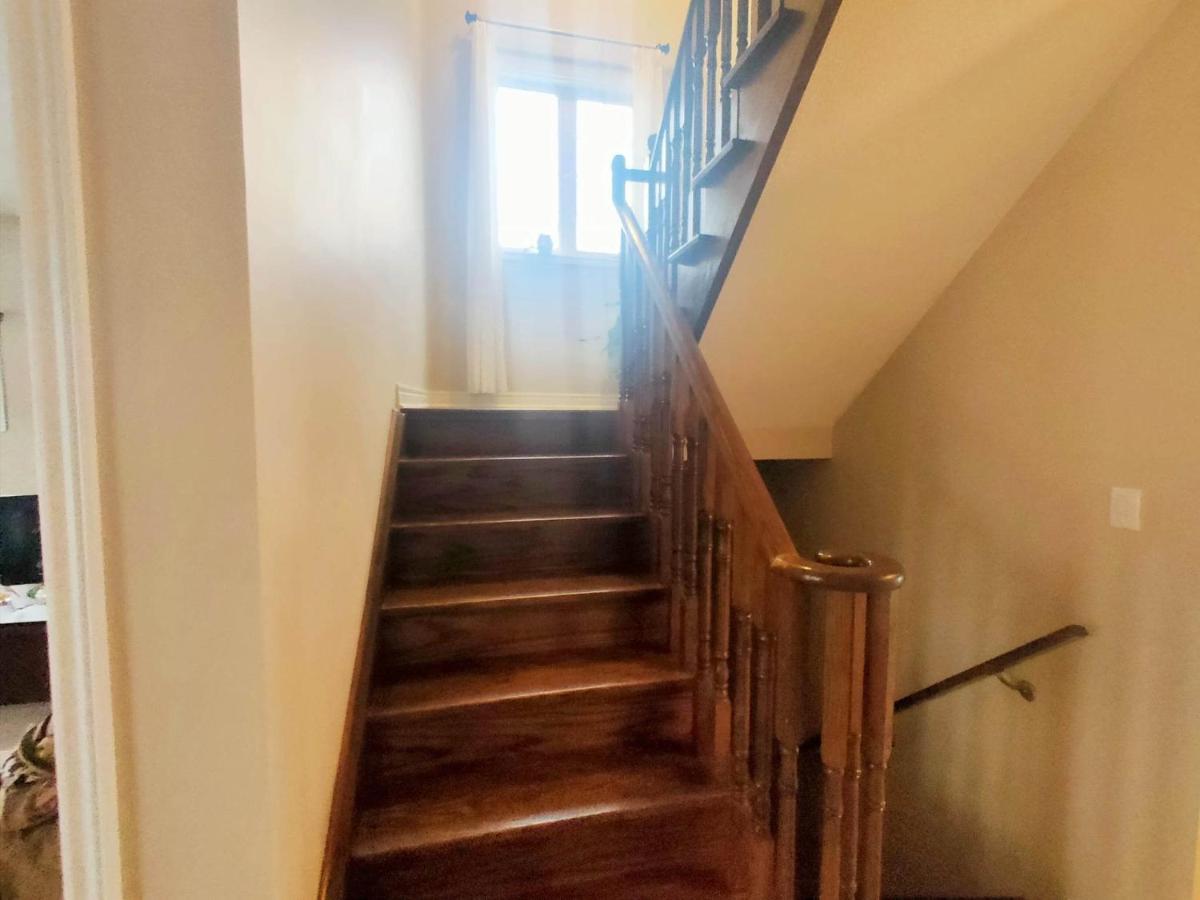 Affordable Room With Free Parking In Newmarket On Dış mekan fotoğraf