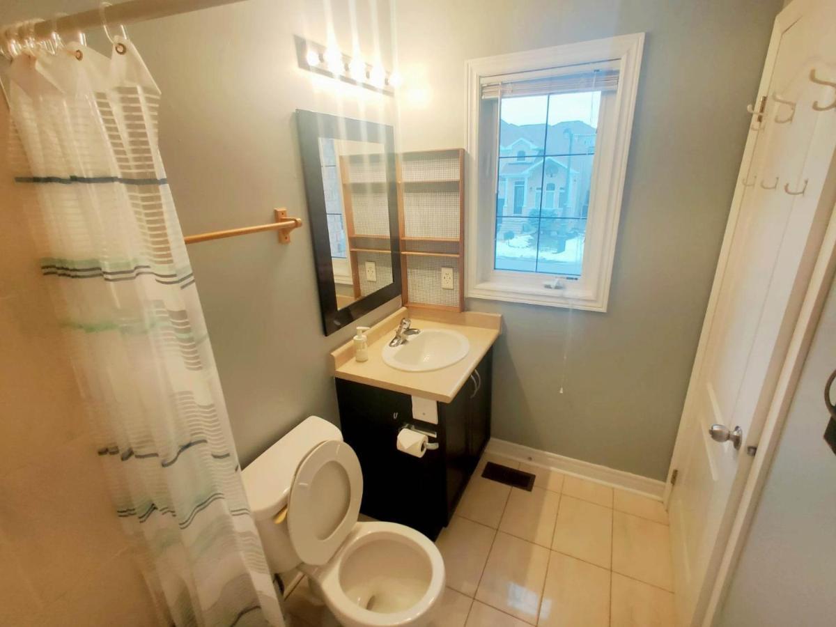 Affordable Room With Free Parking In Newmarket On Dış mekan fotoğraf