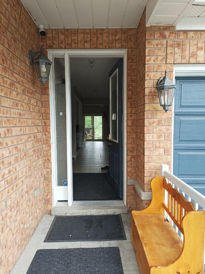 Affordable Room With Free Parking In Newmarket On Dış mekan fotoğraf